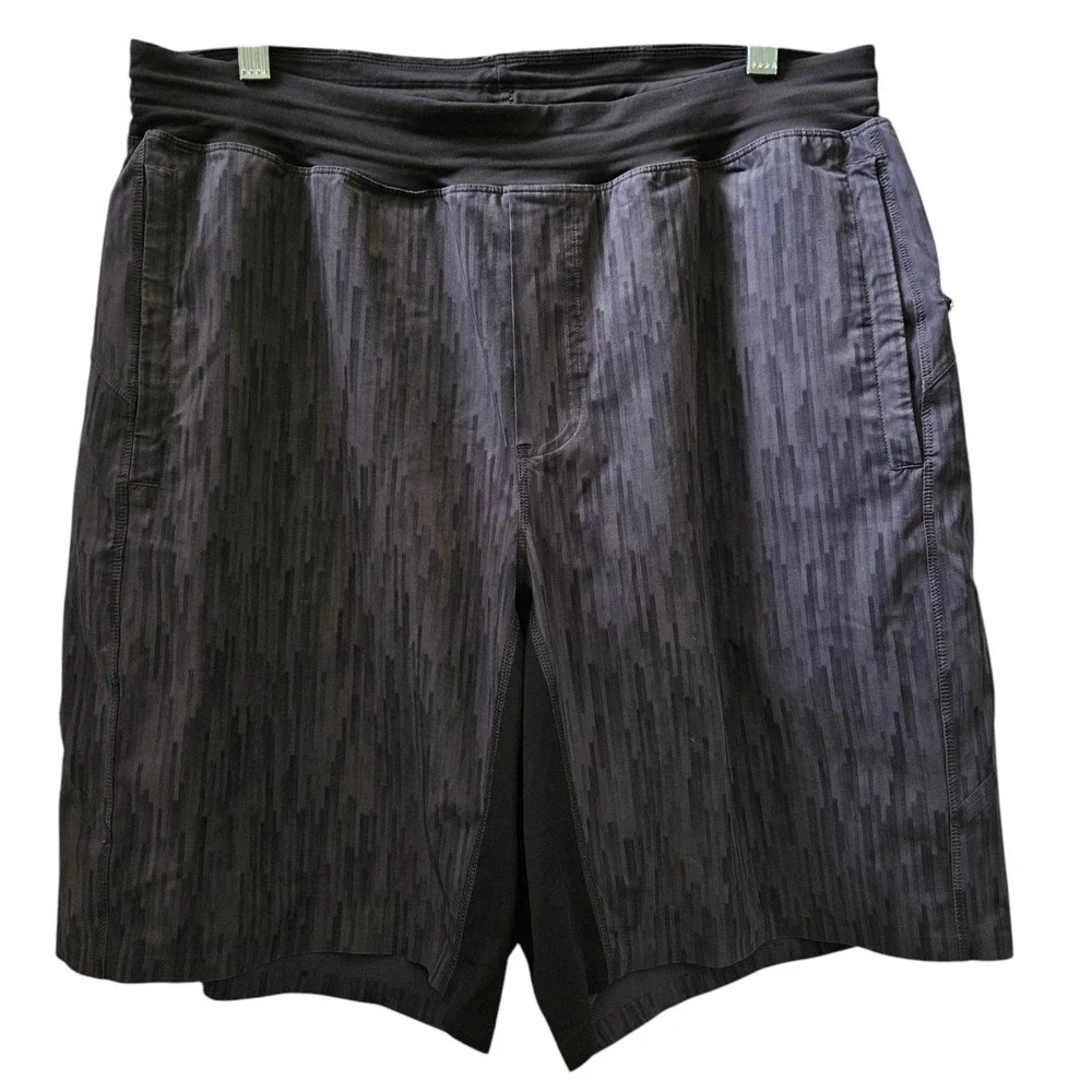 Lululemon Athletic Shorts Mens L Gray Glitch Pattern Unlined 9